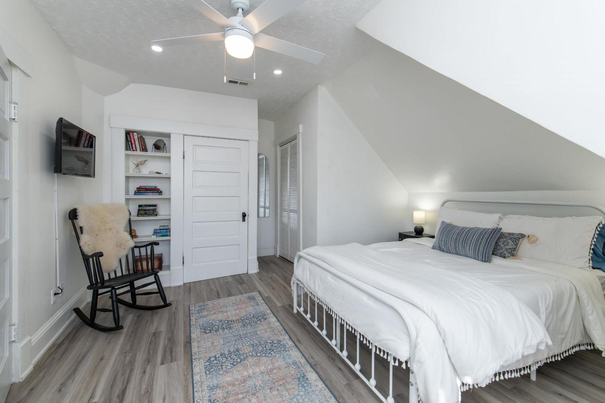 Loft On Capital - Ideally Located To Distilleries Frankfort Exterior photo
